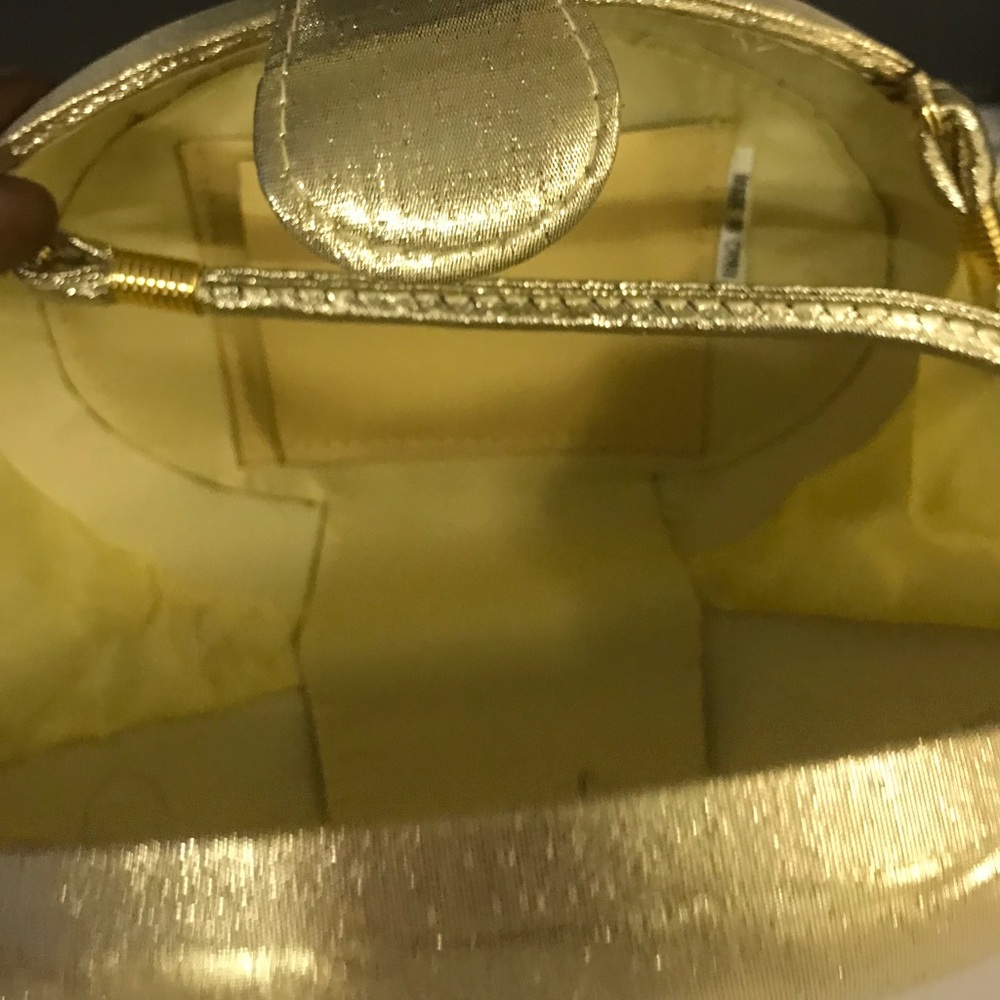 Handbag - Picture 6 of 7